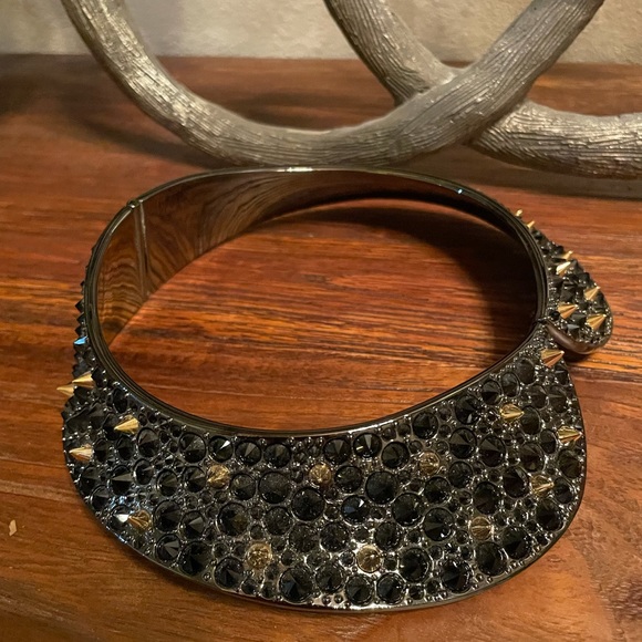 LOUIS VUITTON Spikey Fairy Collar. - Picture 11 of 15